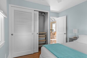 4 bedrooms, iron/ironing board, travel crib, free WiFi