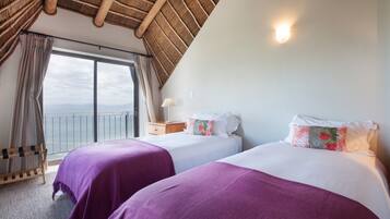4 bedrooms, in-room safe, desk, iron/ironing board