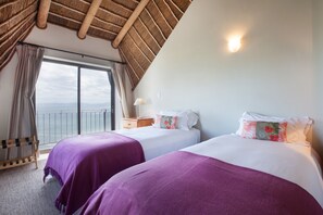 4 Schlafzimmer, Zimmersafe, Schreibtisch, BĂŒgeleisen/BĂŒgelbrett