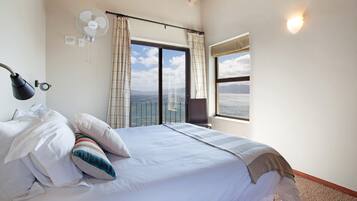 4 bedrooms, in-room safe, desk, iron/ironing board