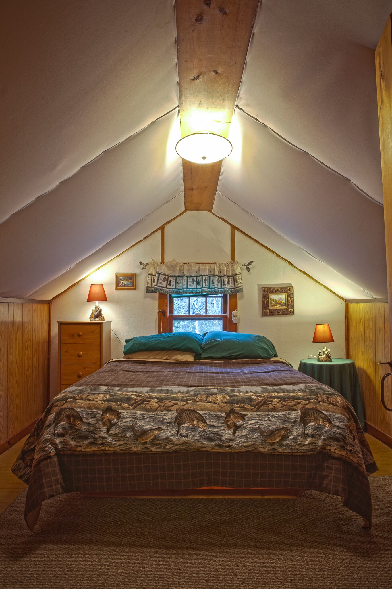 Claryville Cabin with 1,500 ft Trout River in the Catskill Mountains