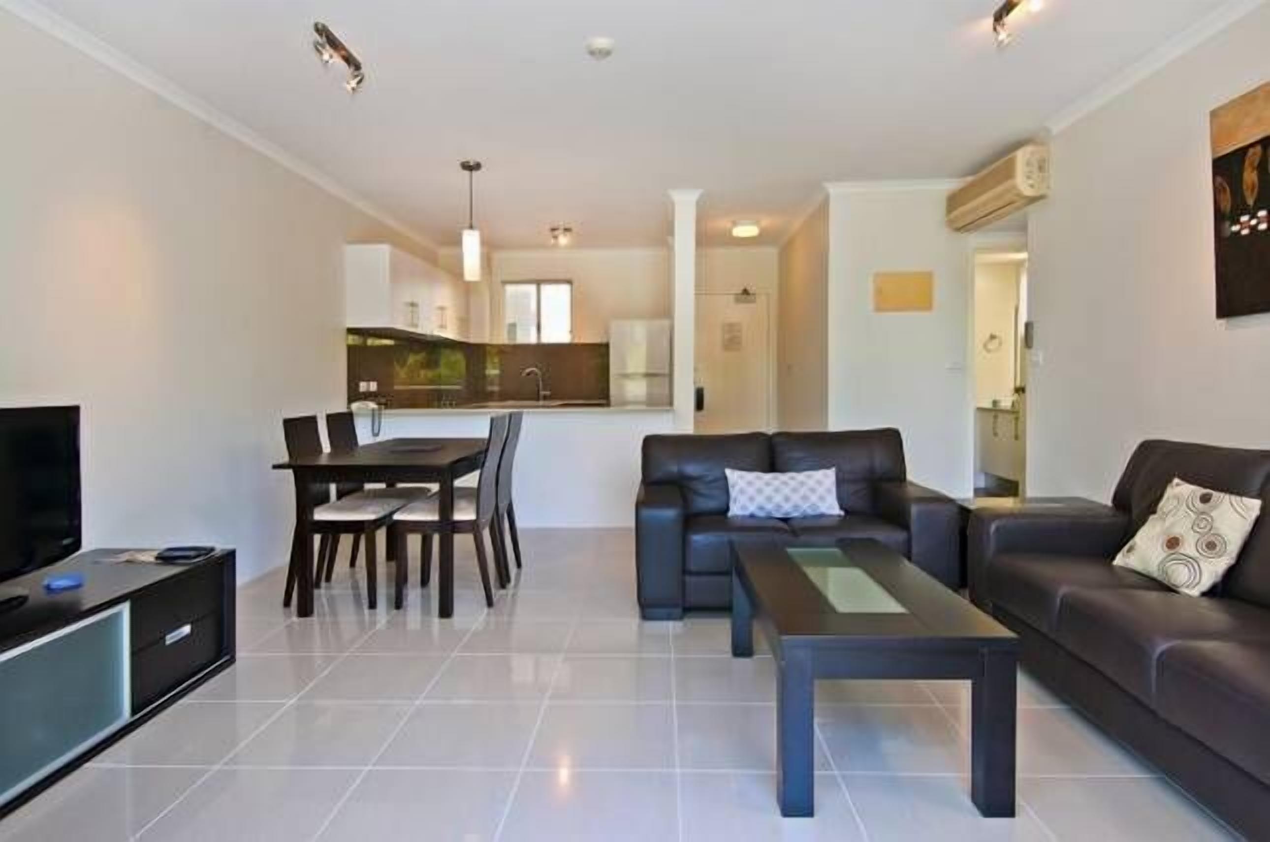 Palm Cove Paradise 2 Bed Apartment