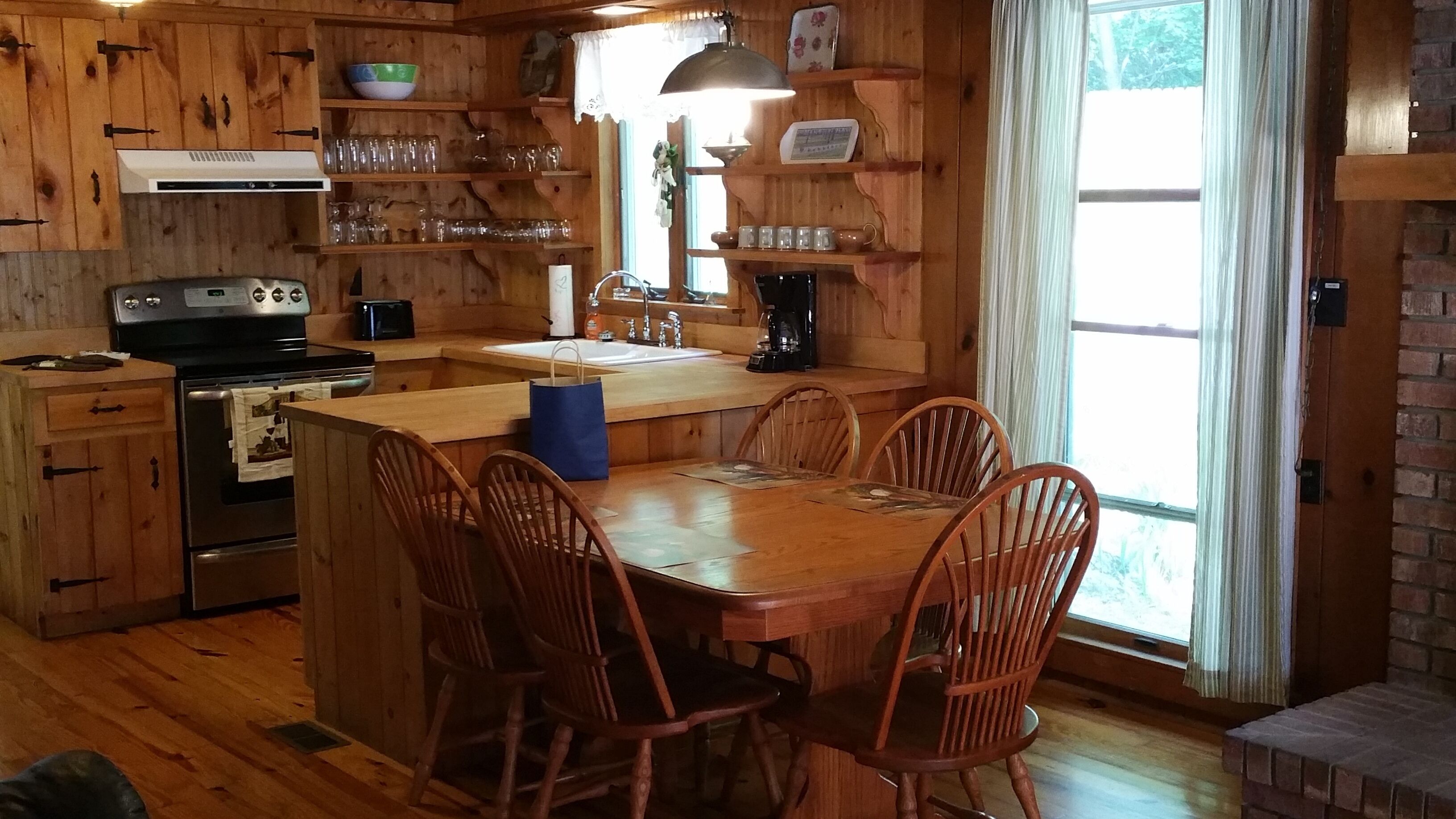 Lidie's Place - A Secluded Forest Cottage