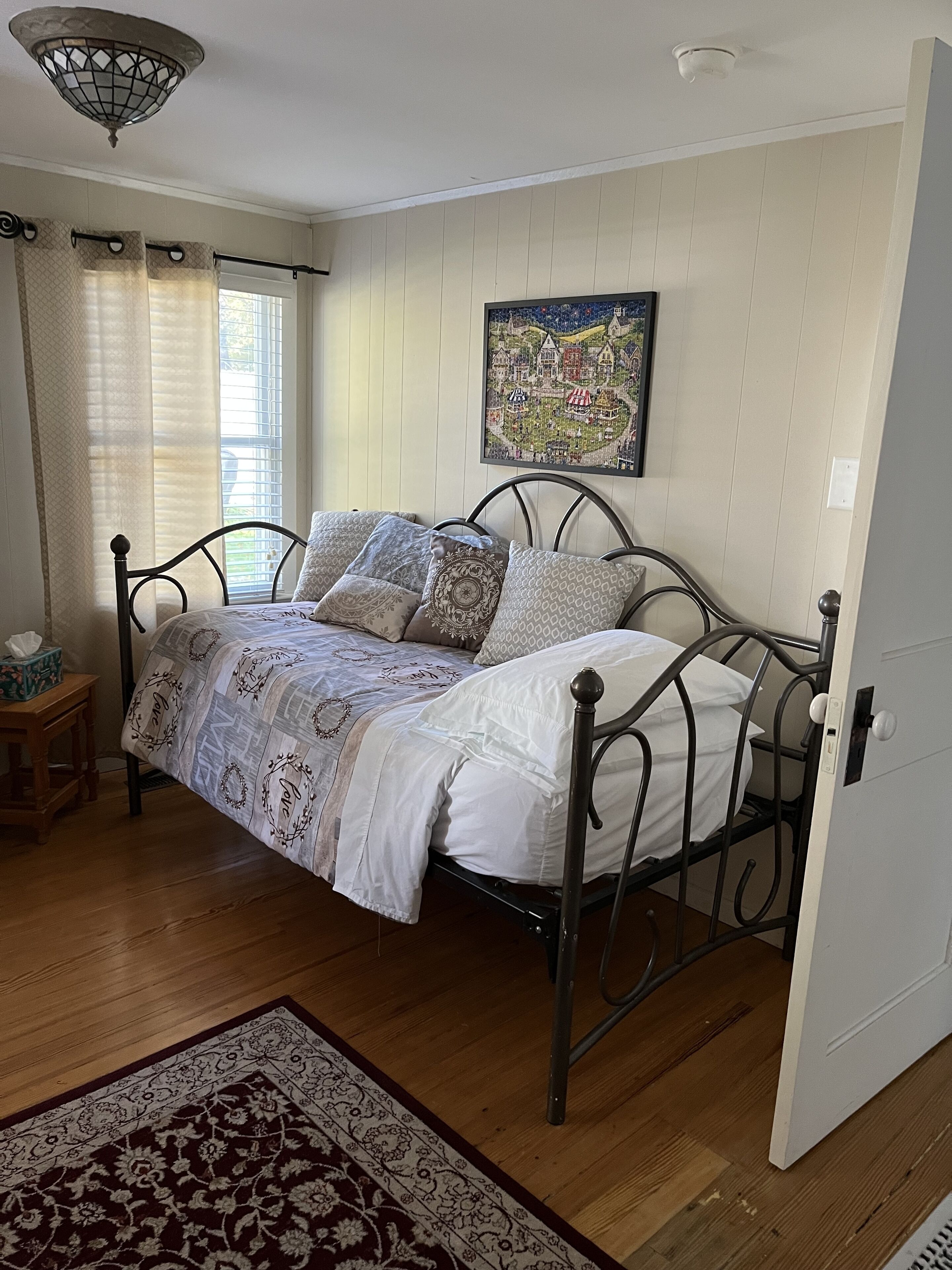 1 Bedroom Daybed
