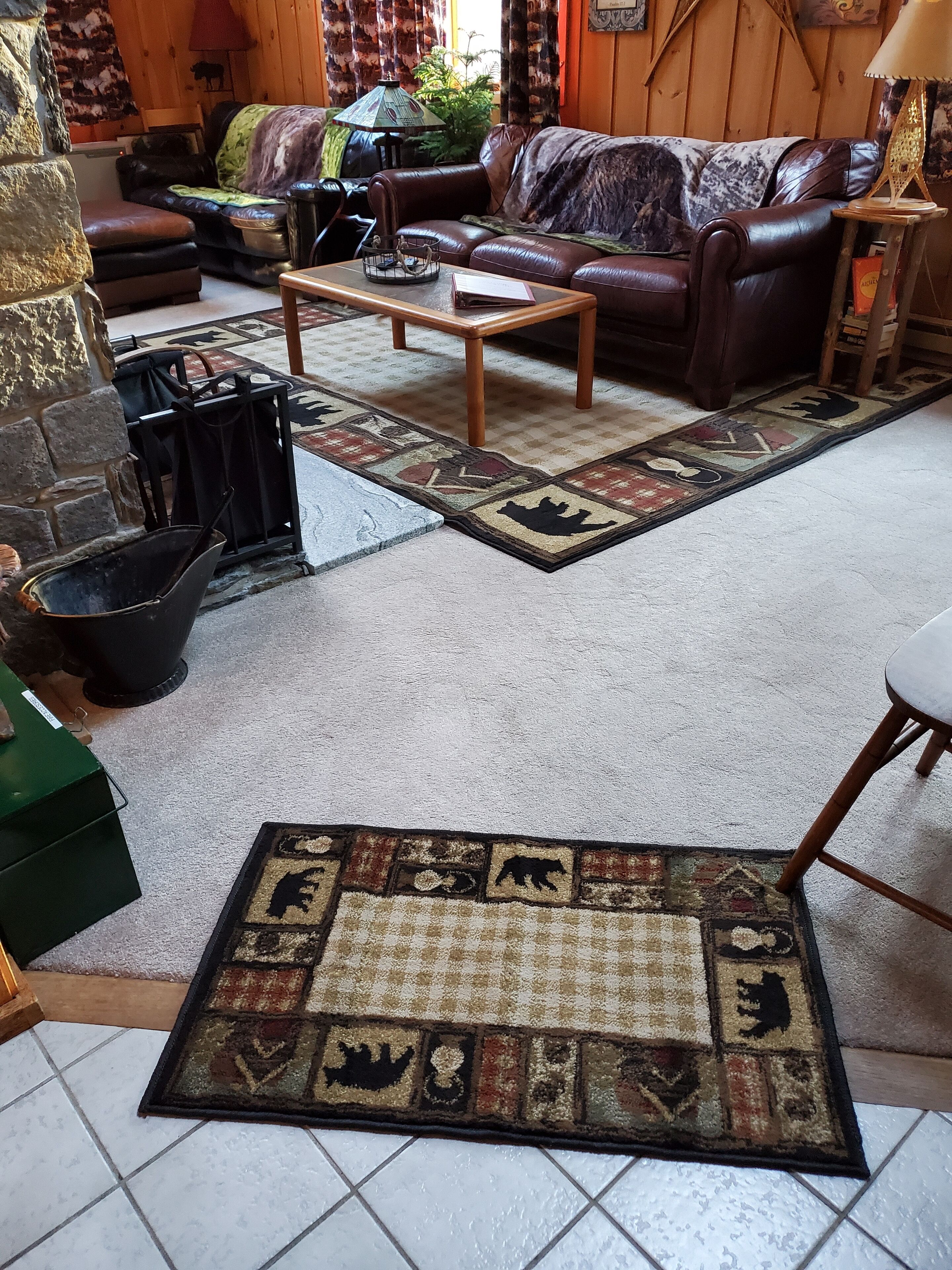 Beautiful Lodging at Mount Snow with Hot Tub on Deck