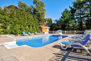 Outdoor pool, a heated pool