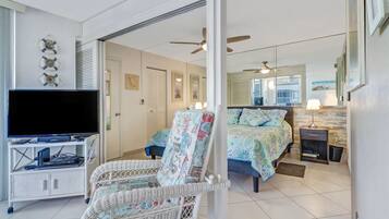 1 bedroom, iron/ironing board, WiFi (free), bed sheets