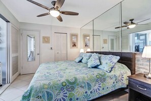 1 bedroom, iron/ironing board, free WiFi, bed sheets - INCREDIBLE VIEWS 10th FLOOR , POOLS AND BALCONY READY (BONITA SPRINGS)
