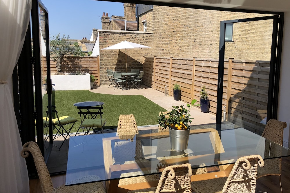 Stylish & Comfortable Home in Peckham; Conveniently located for Central London