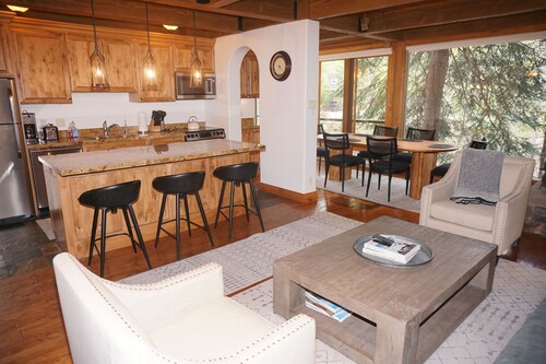 Recently Remodeled including new appliances - River Location (203187-4499)