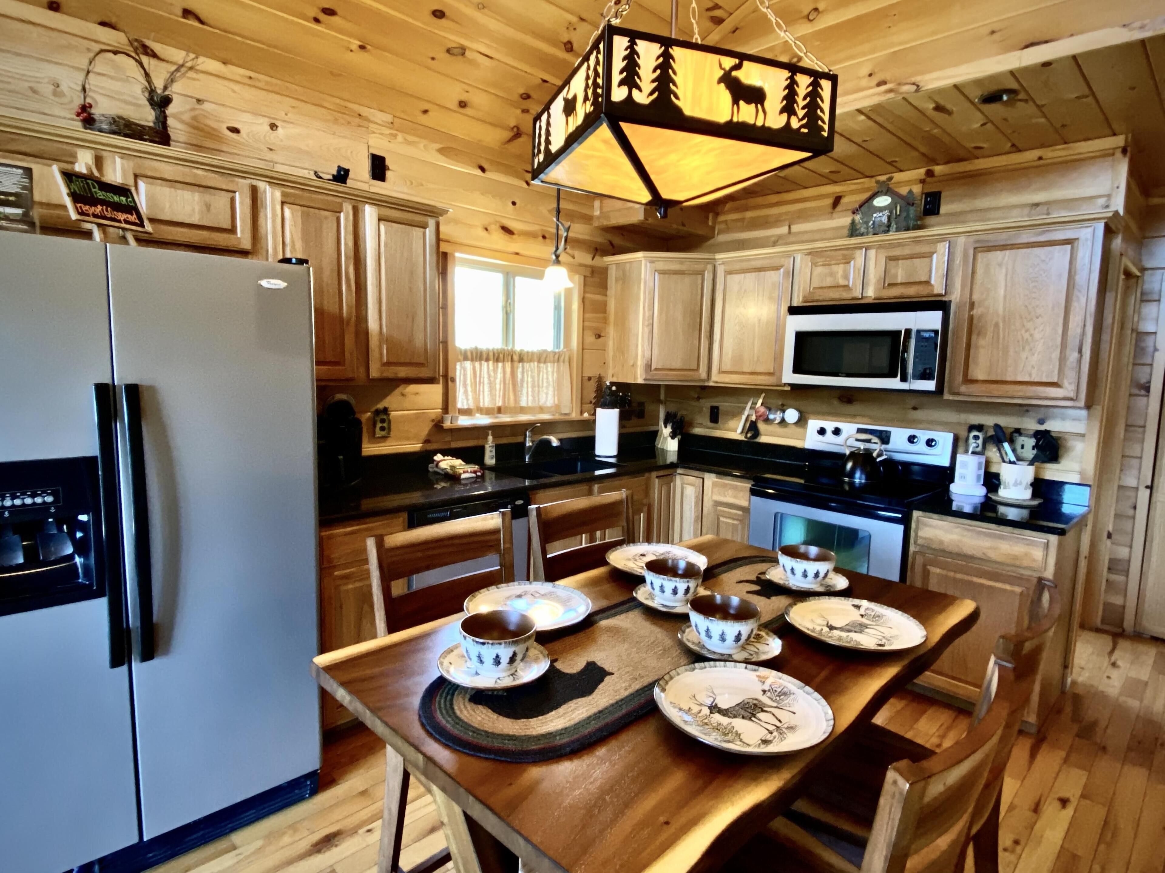 Magical Mtn Views/Hot Tub-Hiking/Fishing/NOC 5 min