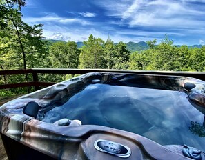 Outdoor spa tub - Magical Mtn Views/Hot Tub/Hiking/Fishing/NOC 5 min (Bryson City)