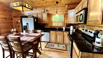 冰箱、微波炉、烤箱、炉灶