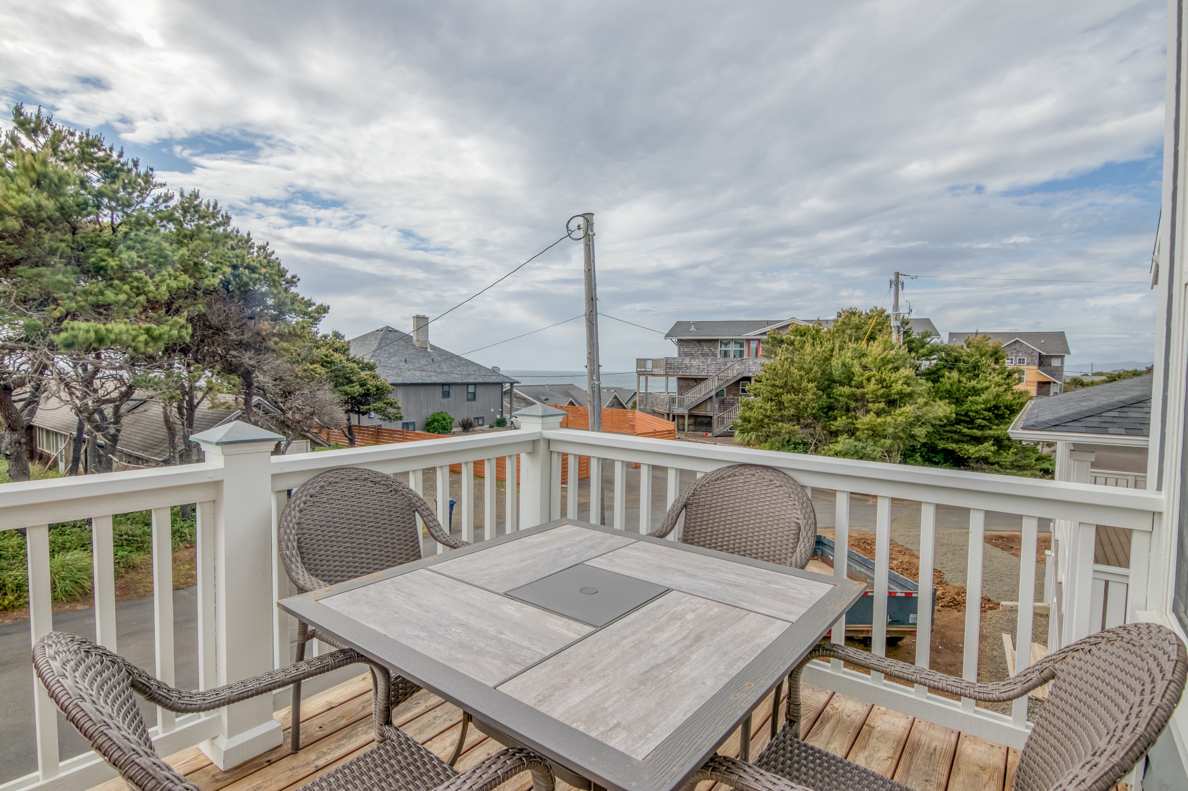 Luxury Oceanview Townhome Near Beach Access Has Third-Floor King Suite, Hot Tub!