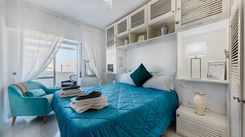 1 bedroom, in-room safe, desk, soundproofing