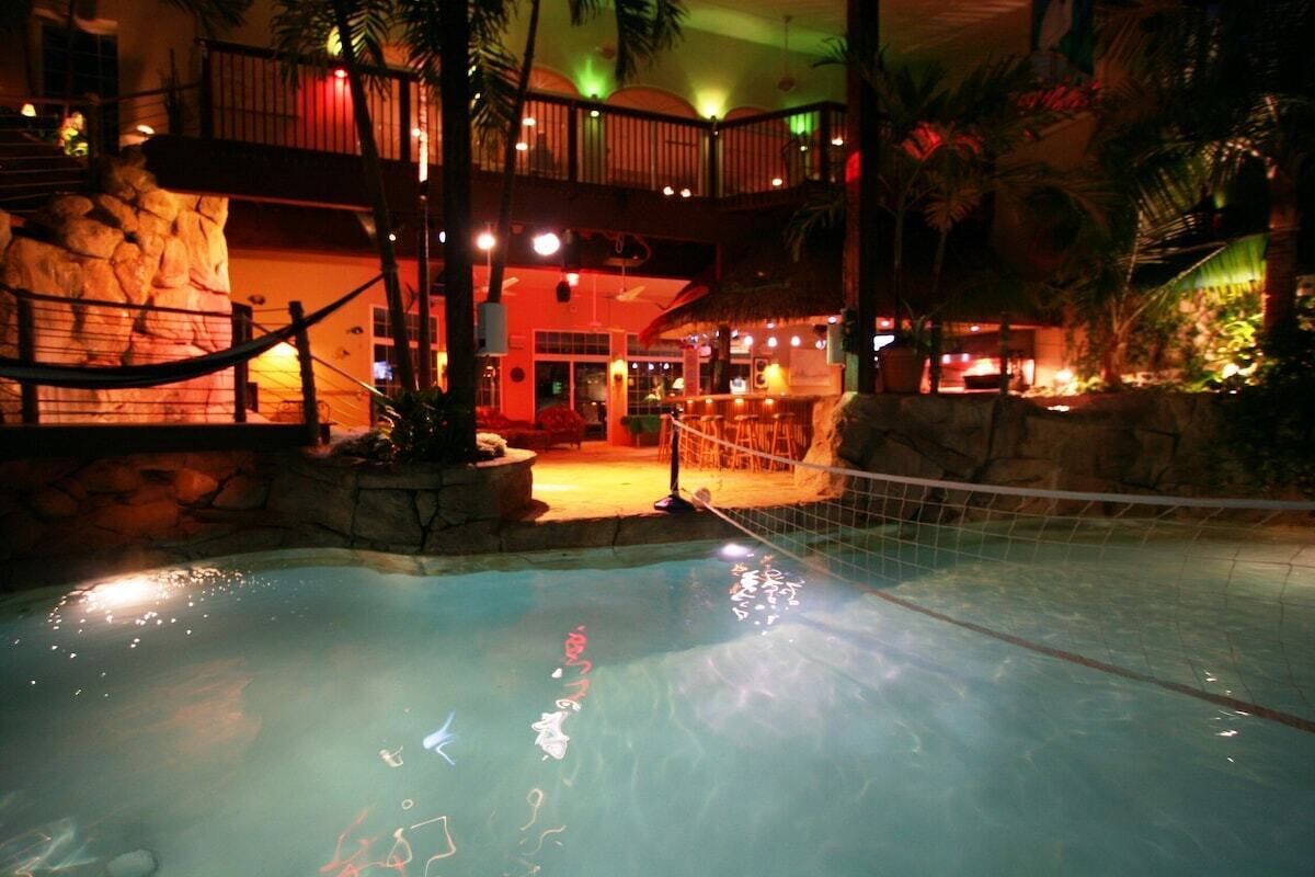 Innenpool, beheizter Pool