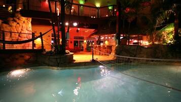 Innenpool, beheizter Pool