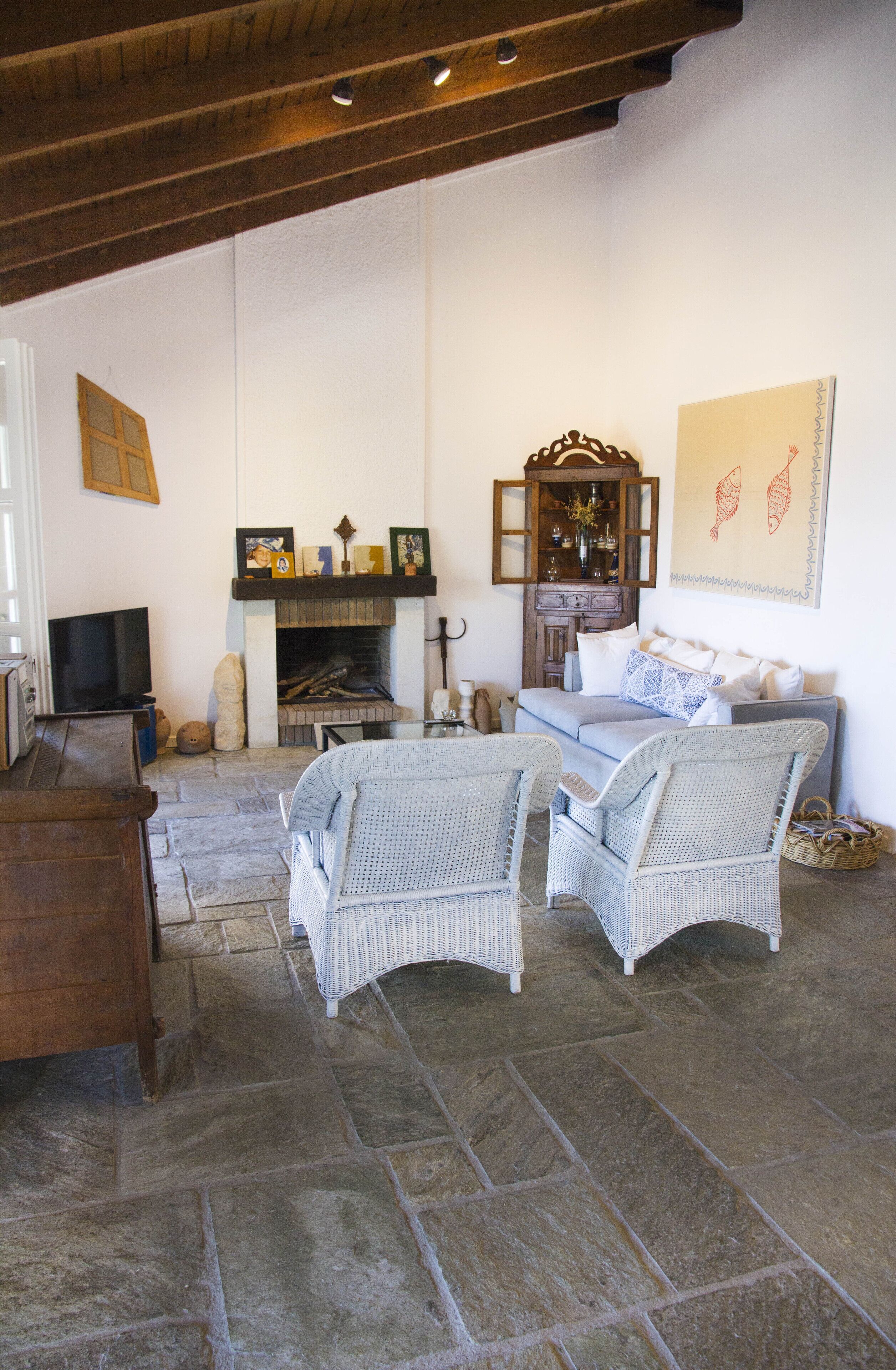 Rustic hilltop Villa with magnificent views and a unique sunrise