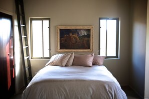 3 bedrooms, free WiFi, bed sheets, wheelchair access