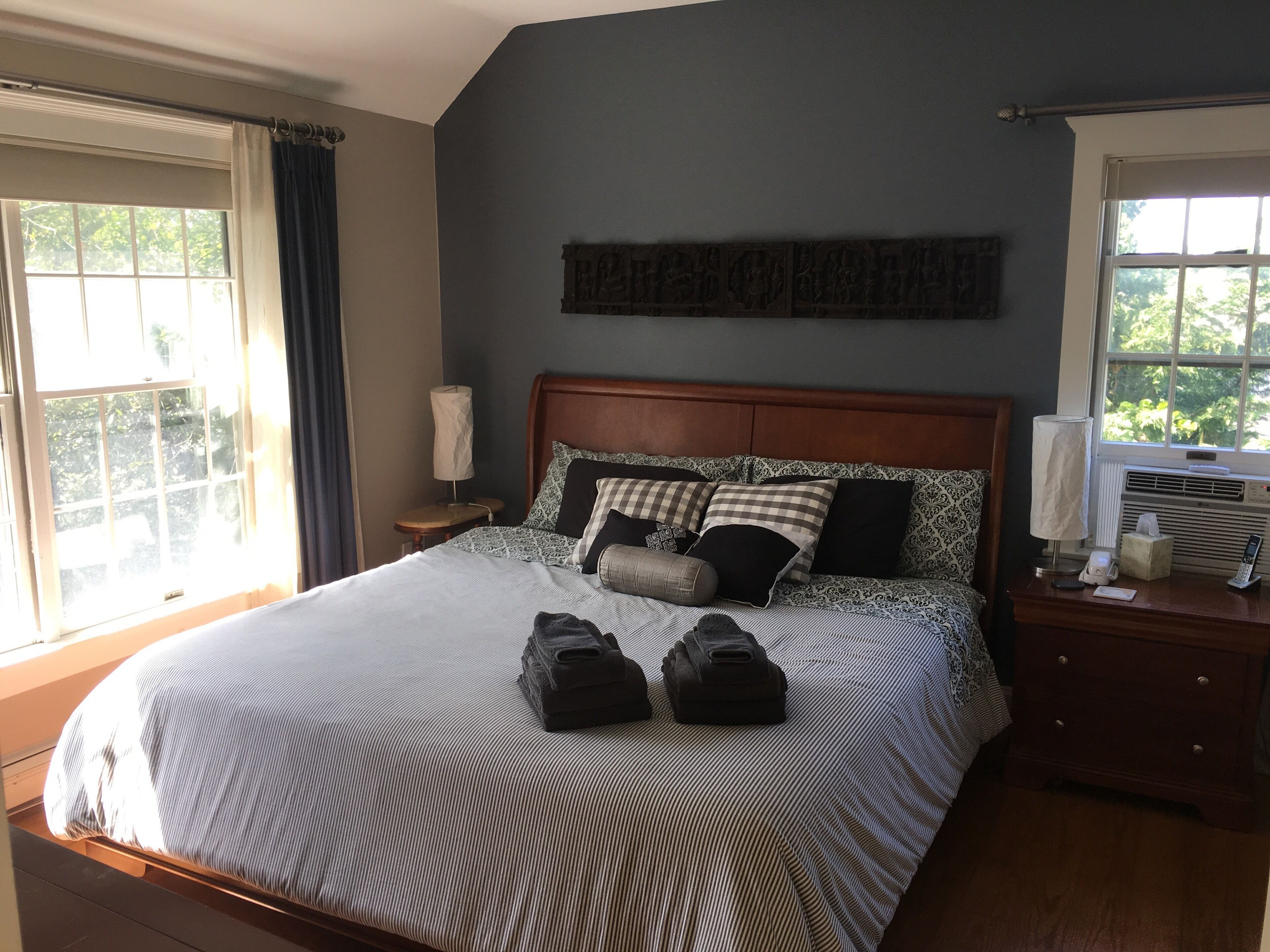 3 bedrooms, iron/ironing board, free WiFi, bed sheets