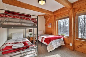 4 bedrooms, iron/ironing board, WiFi, bed sheets - Killington Cabin - Left Unit: Great for families, Cozy, Close to Mountain. Hot Tub. Wood Stove. (Killington)