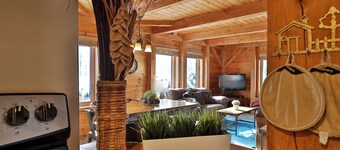 Killington Cabin - Left Unit: Great for families, Cozy, Close to Mountain. Hot Tub. Wood Stove.