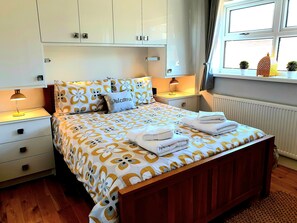 2 Schlafzimmer, Bügeleisen/Bügelbrett, WLAN, Bettwäsche