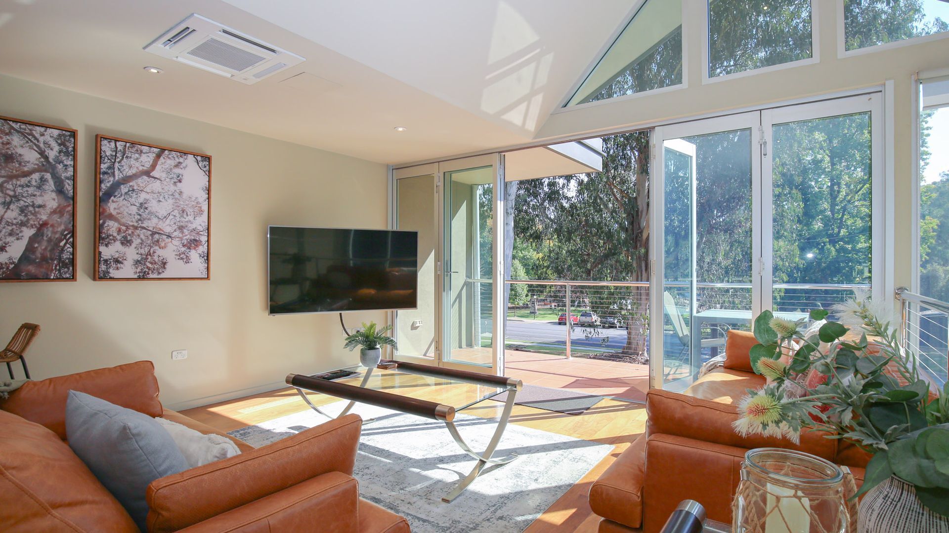 Smart TV, stereo