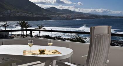 LOVELY STUDIO WITH POOL AND TERRACE WITH SEA VIEW