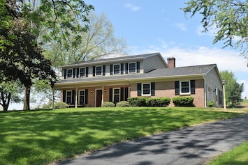 5 bedroom, 3.5 bathroom house for you to enjoy!