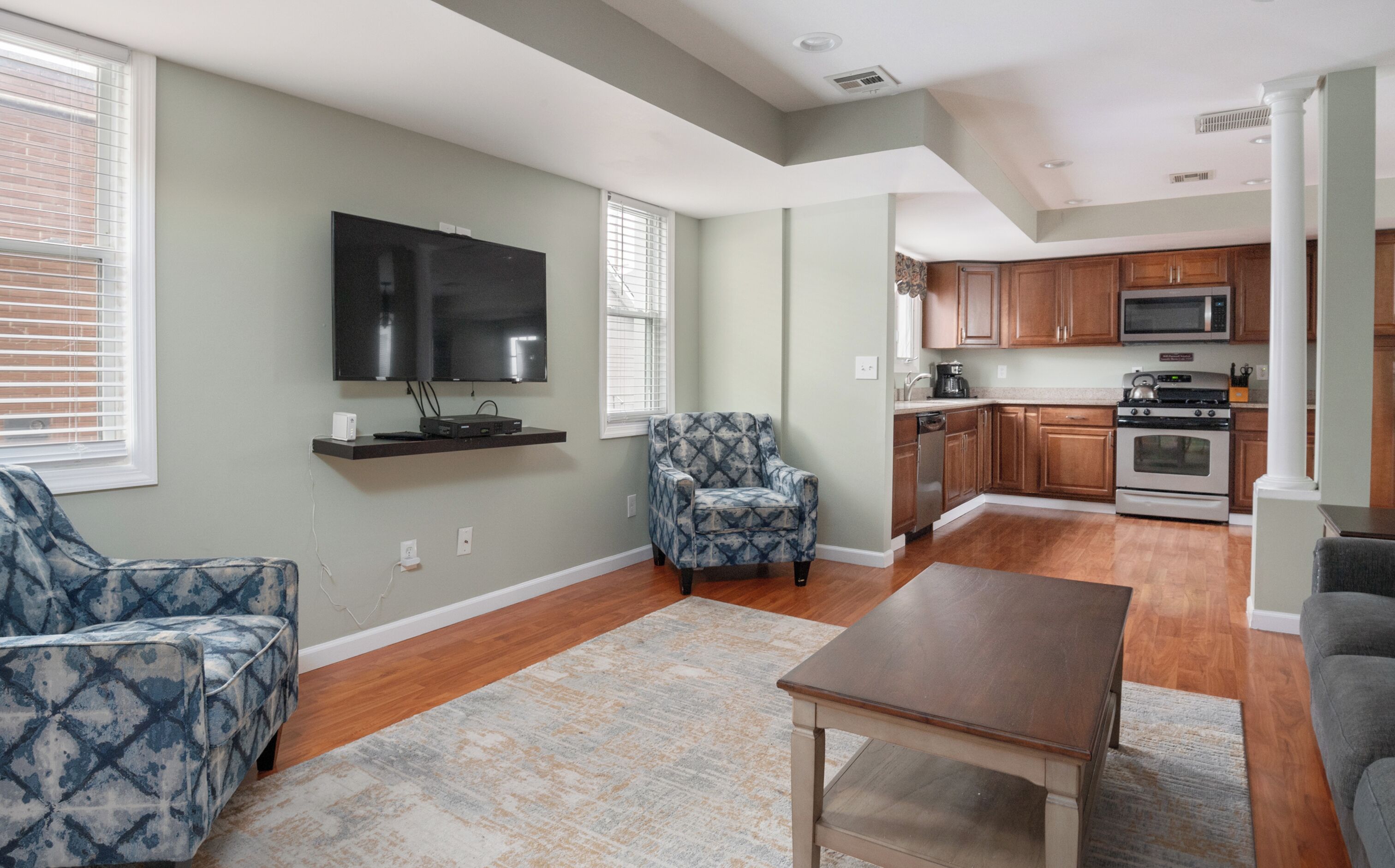 5 BR Private Home, 4 Full Baths, Kitchen, Living Room, Two On Site Pools Summer 