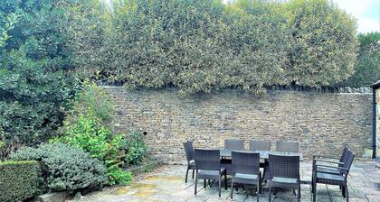 Roseleigh Cottage in the heart of Stow-on-the-Wold with parking for 2 cars.