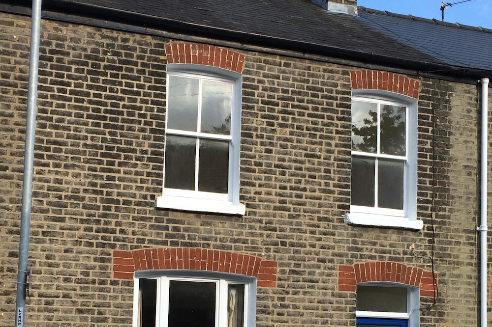 Delightful Victorian Townhouse in the Heart of Cambridge, sleeps 4