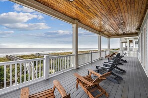 Terrace/patio - Beach Life, 8 bedroom Oceanfront with Pool (NORTH MYRTLE BEACH)