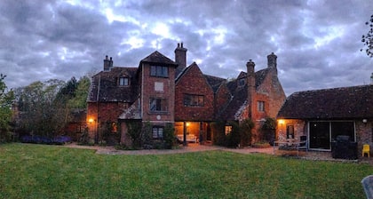 Large Tudor Manor House with Private Jacuzzi & Indoor Pool, Sleeps Max 20.