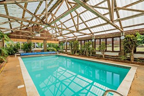 Piscine intérieure, piscine chauffée