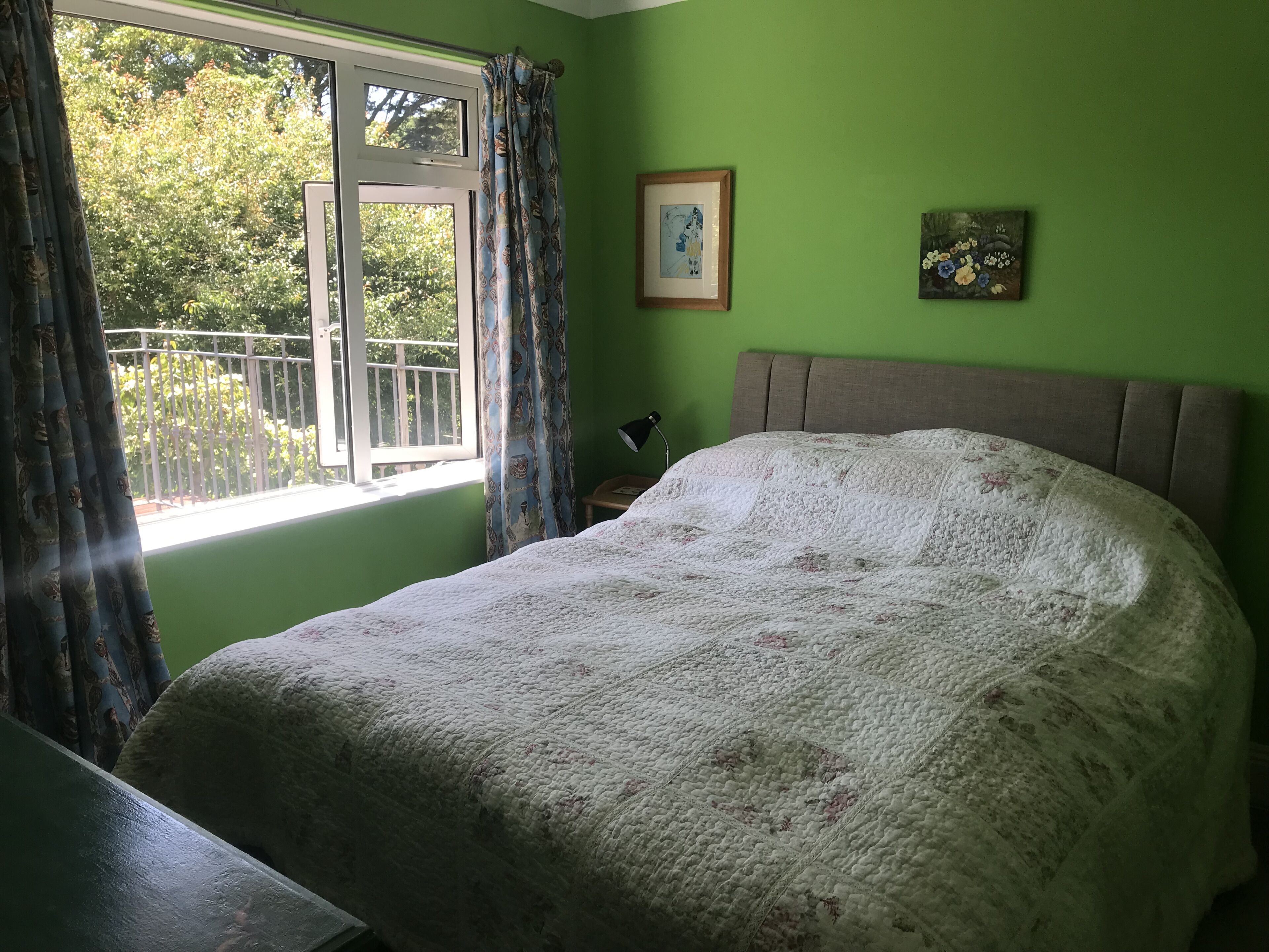 5 bedrooms, iron/ironing board, free WiFi, bed sheets