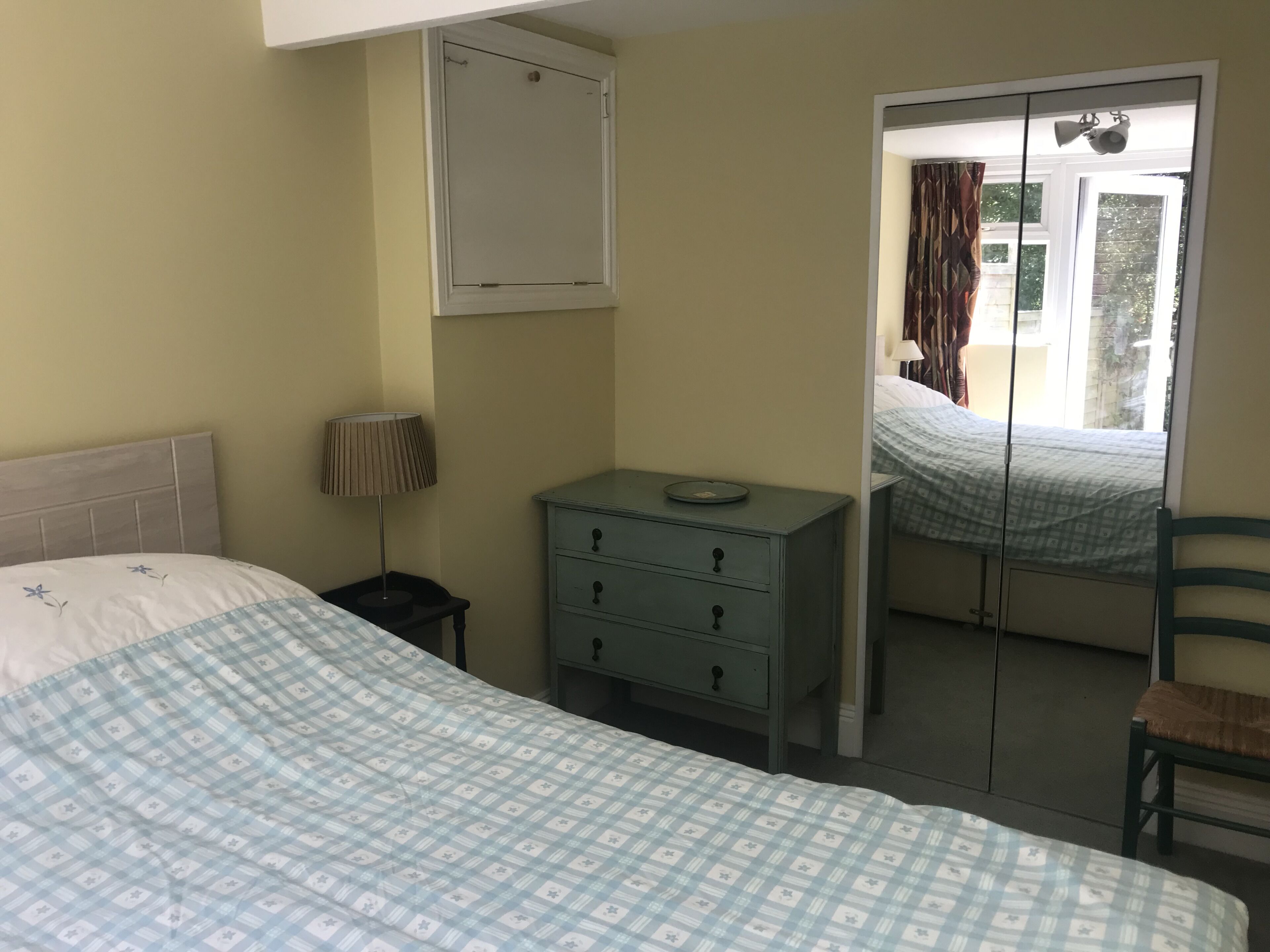 5 bedrooms, iron/ironing board, free WiFi, bed sheets
