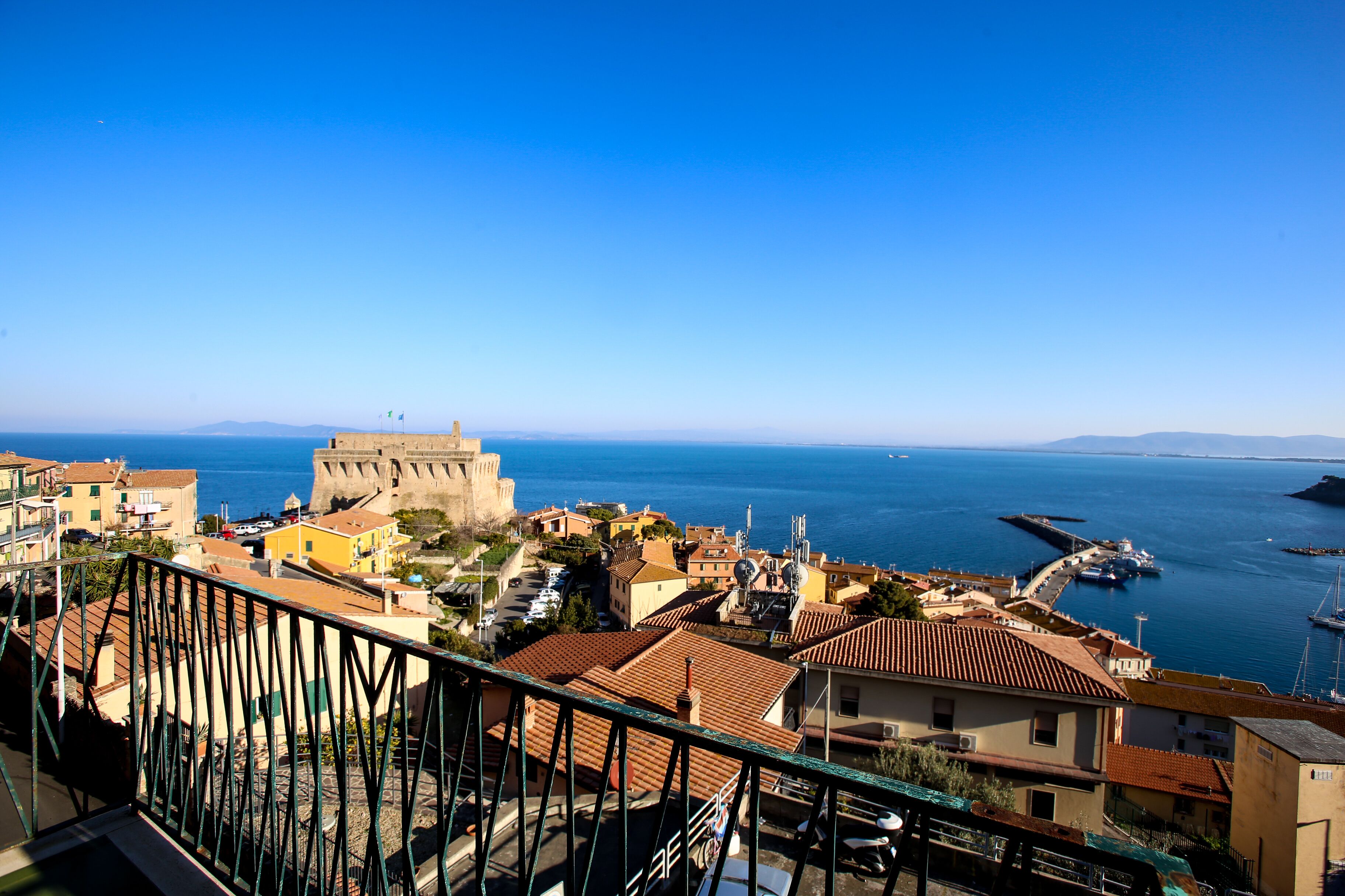 Enchanting House by the Sea 