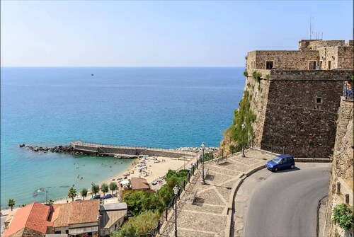 Pizzo Calabro: Villa at the sea with garden inside the residence Porto Ada 