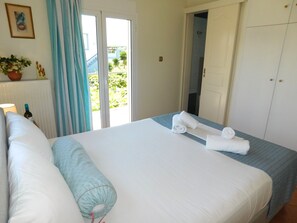 5 soverom, strykejern/-brett, wi-fi og sengetøy