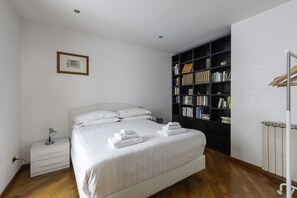 3 bedrooms, iron/ironing board, travel crib, free WiFi