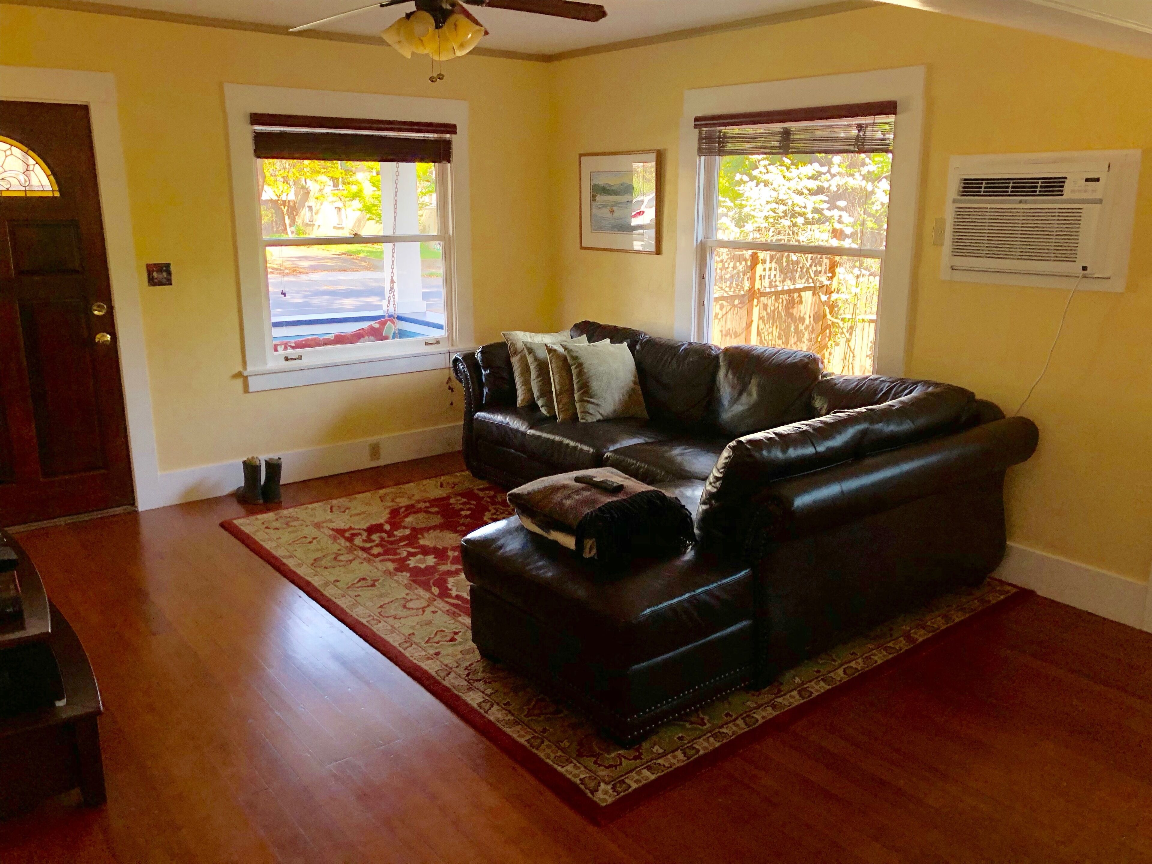 3 blocks from downtown Napa