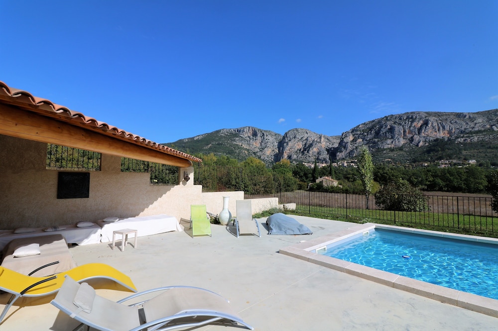 AUTHENTIC "MAS DE PIERRE" POOL WITH PANORAMIC VIEW on MOUSTIERS - VERDON
