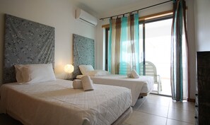1 chambre, coffres-forts dans les chambres, fer et planche Ă repasser