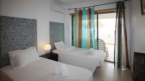 1 chambre, coffres-forts dans les chambres, fer et planche Ă repasser