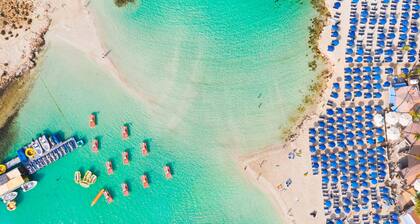 Pyla - Beautiful Private Roof Top Terrace overlooking Pool, coastal & mountains