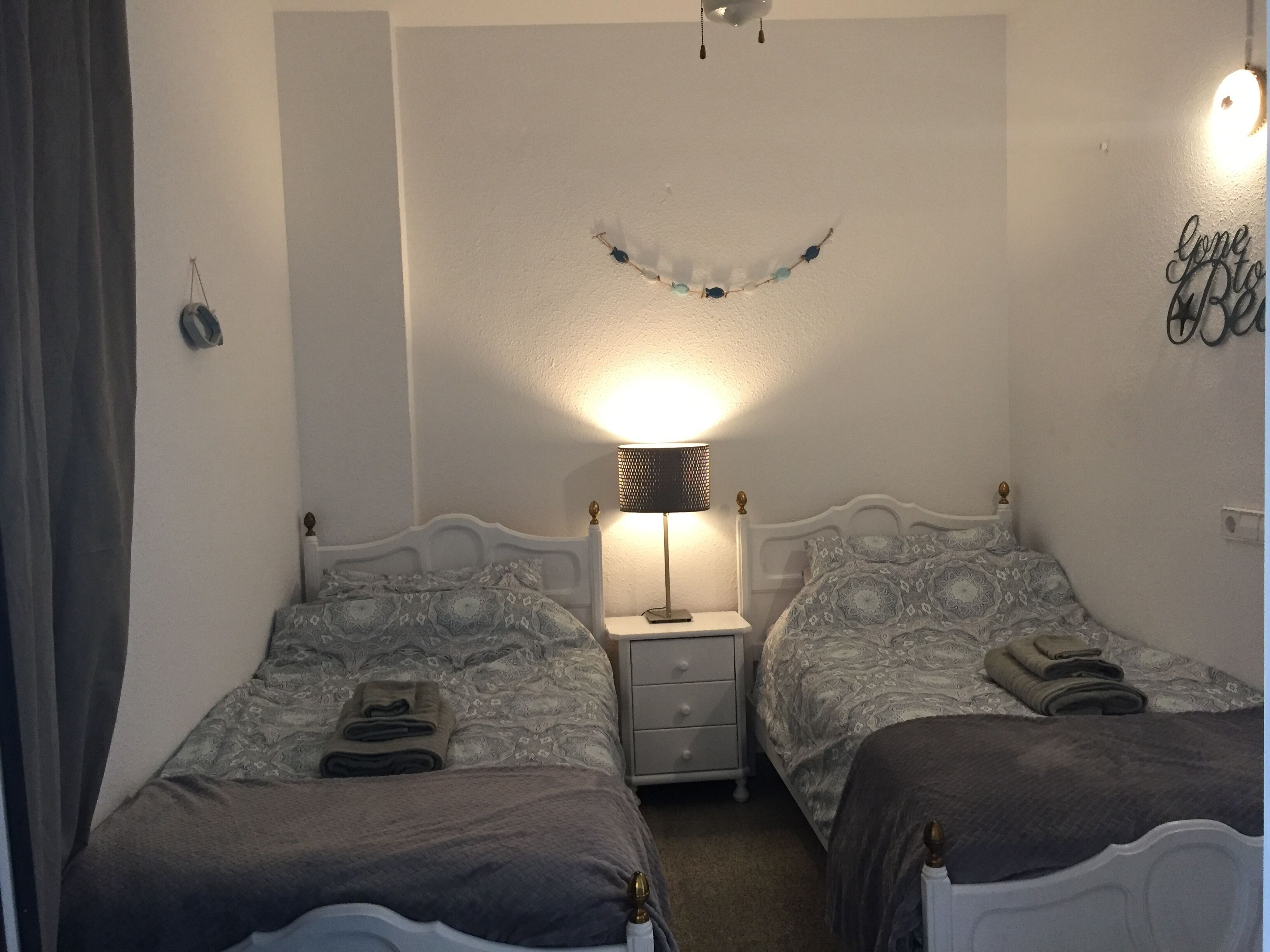 Luminoso y amplio apartamento en la ciudad de Moraira con viñedos y vistas a la montaña,