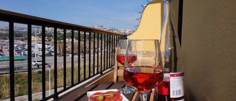 تناول الطعام بالخارج