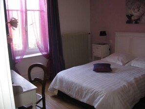 5 bedrooms, iron/ironing board, travel cot, free WiFi